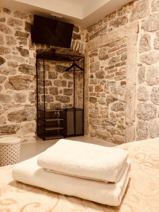 Guesthouse Giraffe Donja Lastva Bagian luar foto