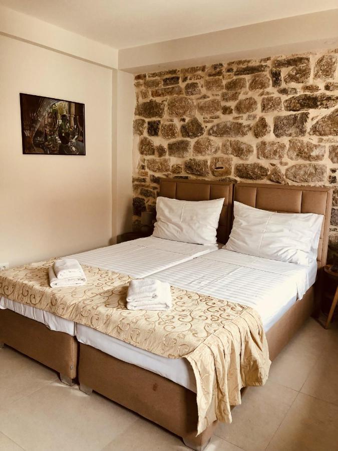 Guesthouse Giraffe Donja Lastva Bagian luar foto